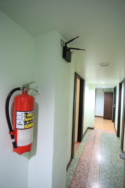 Hotel Thara House Bangkok Exterior foto