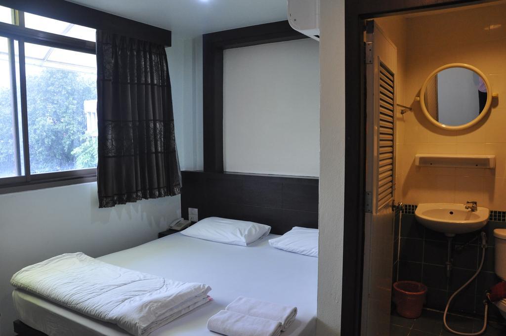 Hotel Thara House Bangkok Exterior foto