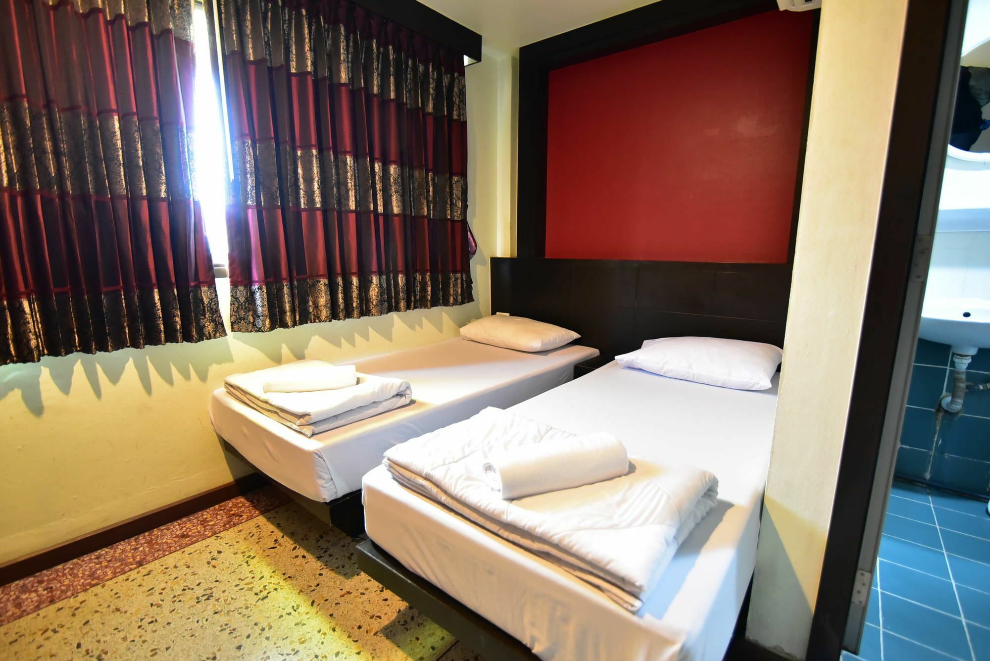 Hotel Thara House Bangkok Exterior foto